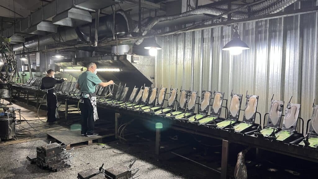 Insole production line for molded insole manufacturing